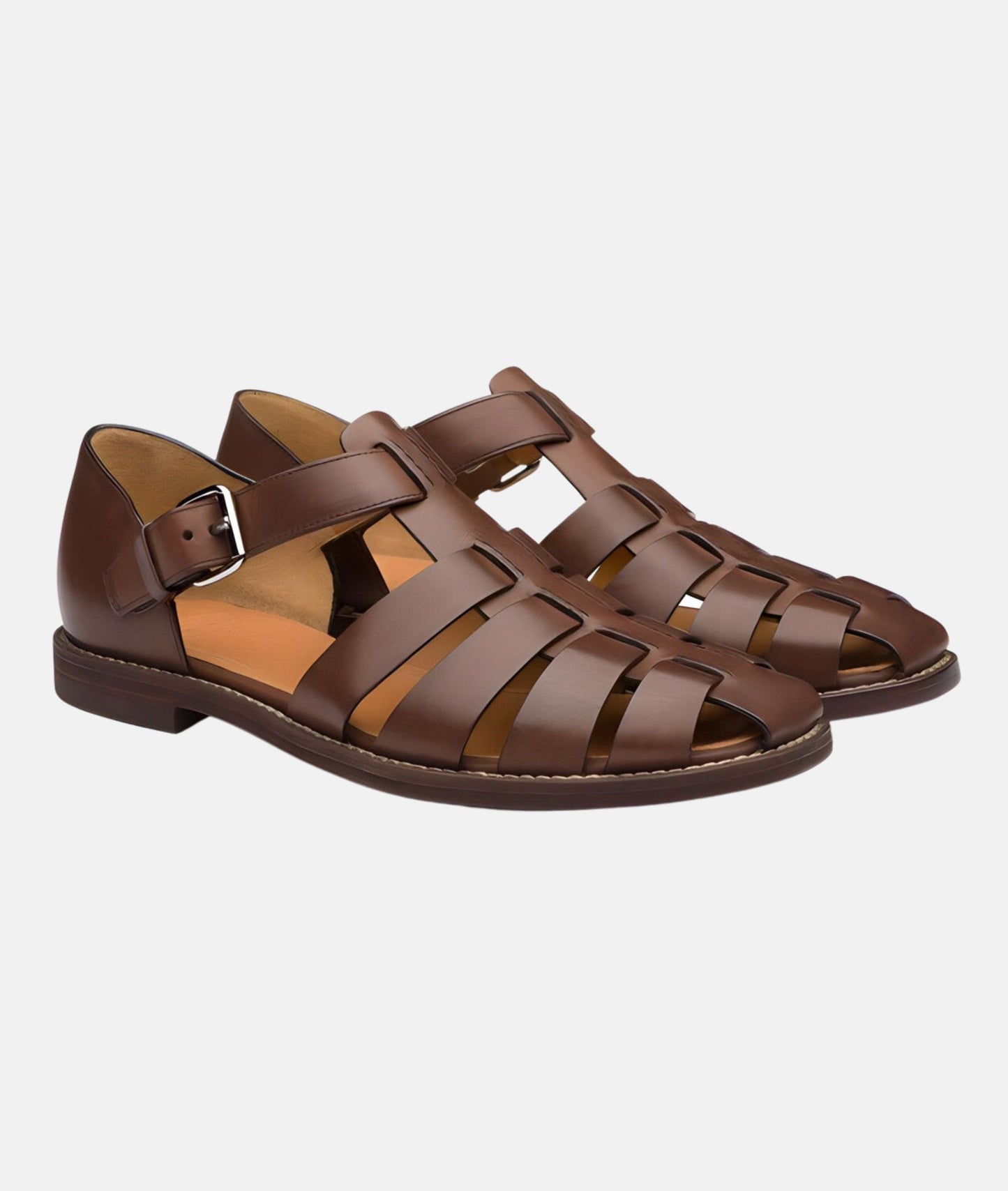 Moderigtige sandaler med stropper i et elegant snit