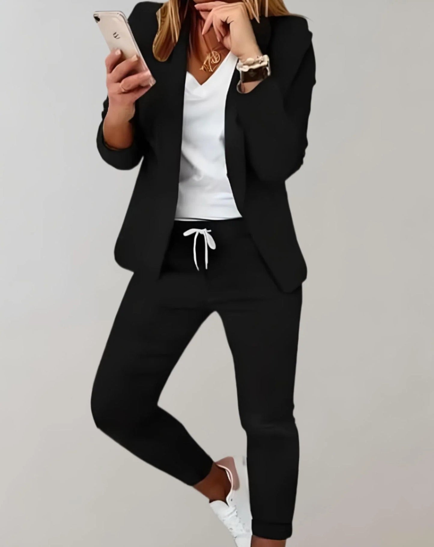 Elegant sæt blazer og bukser til kvinder - roderika