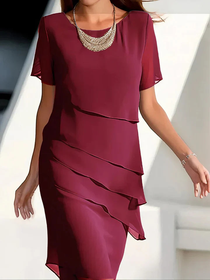 Sophie - rød kjole med satin detaljer