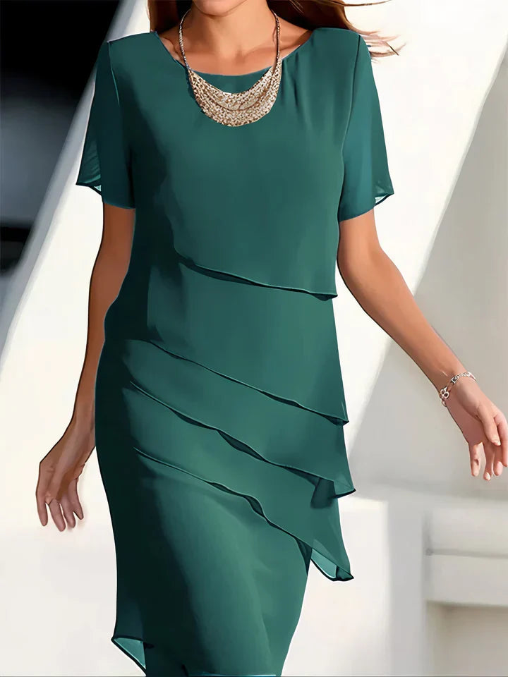 Sophie - rød kjole med satin detaljer