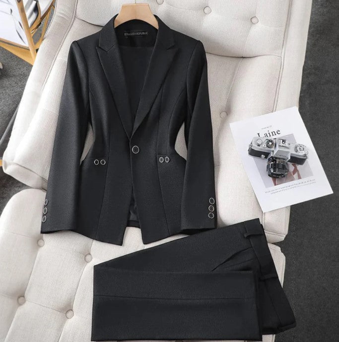 Laura - elegant sæt blazer og bukser