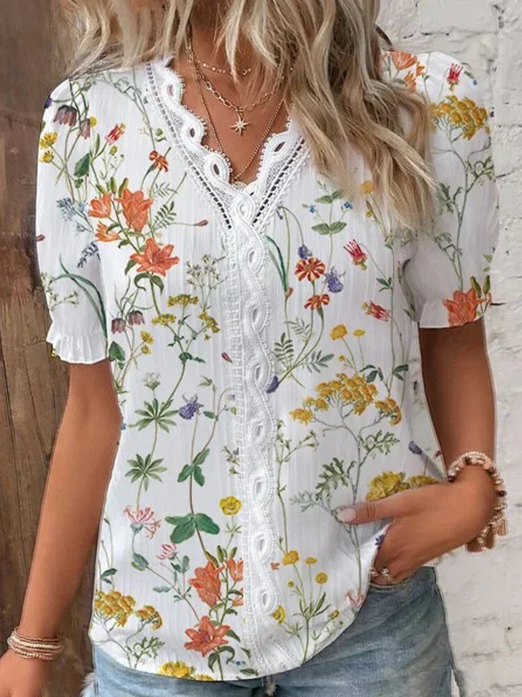 Afslappet bluse med blonde patchwork