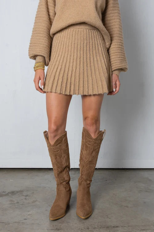 Elegant sæt plisseret sweater og nederdel - jayline