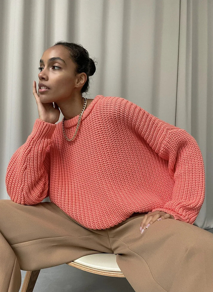 Varm vintertrøje - moderigtig rund hals i minimalistisk design