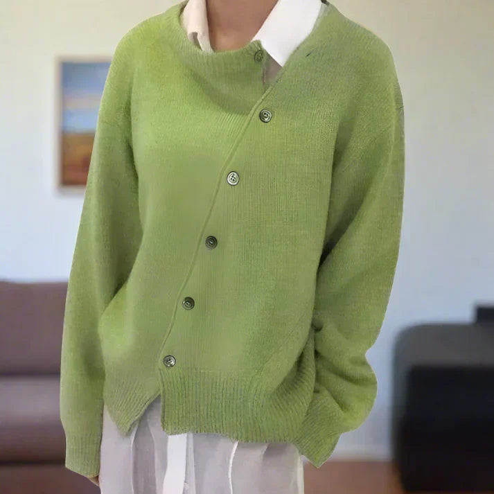 Celina - blød cardigan med diagonal knaplukning