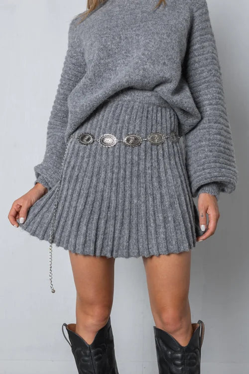Elegant sæt plisseret sweater og nederdel - jayline