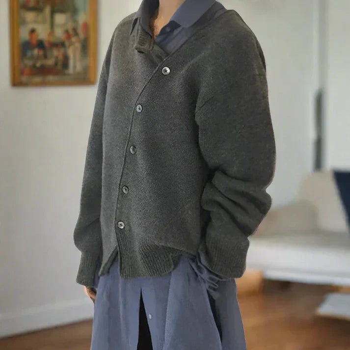 Celina - blød cardigan med diagonal knaplukning