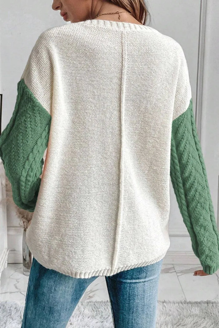 Trendy sweater med rund hals og farveblokke til vinter