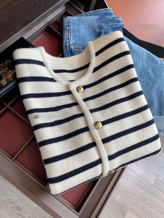 Stella l sweater med o-hals og striber