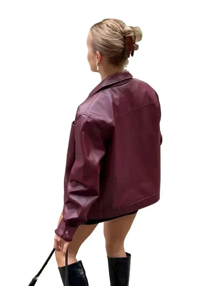 Læderjakke med lynlås og brystlomme til efterår/vinter