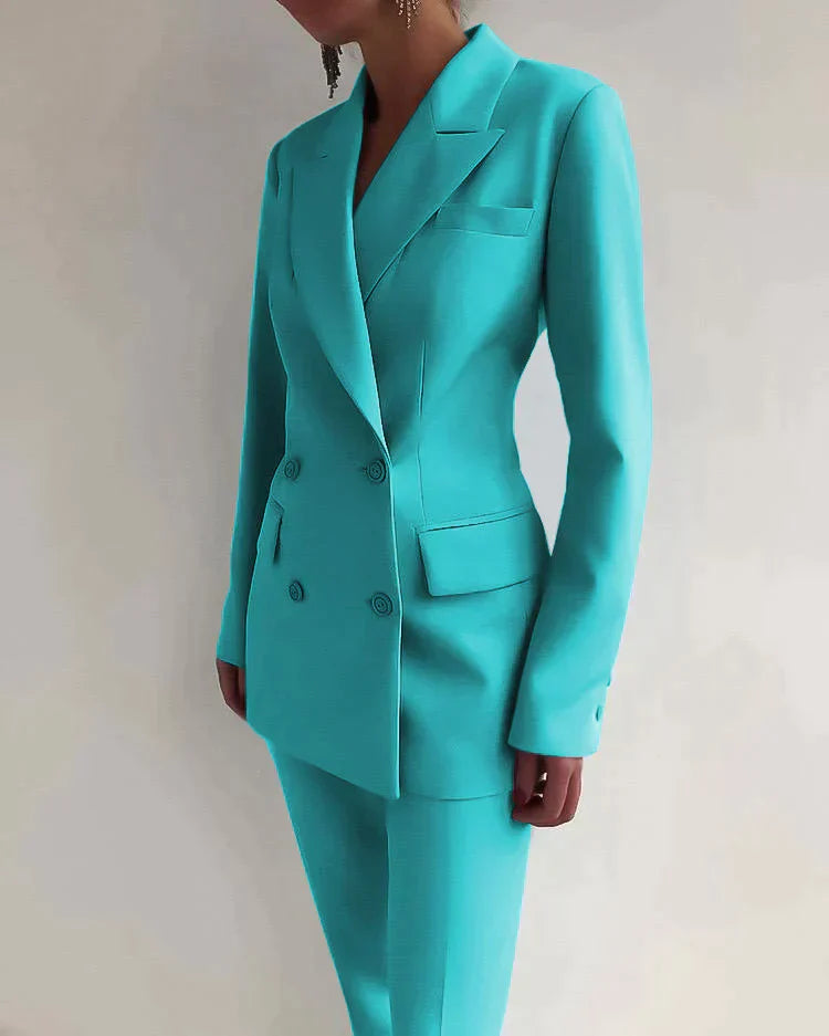 JUNA - Stilfuldt sæt bestående af en elegant blazer og elegante bukser