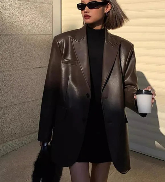 Langærmet blazer i pu læder til kvinder - Lili