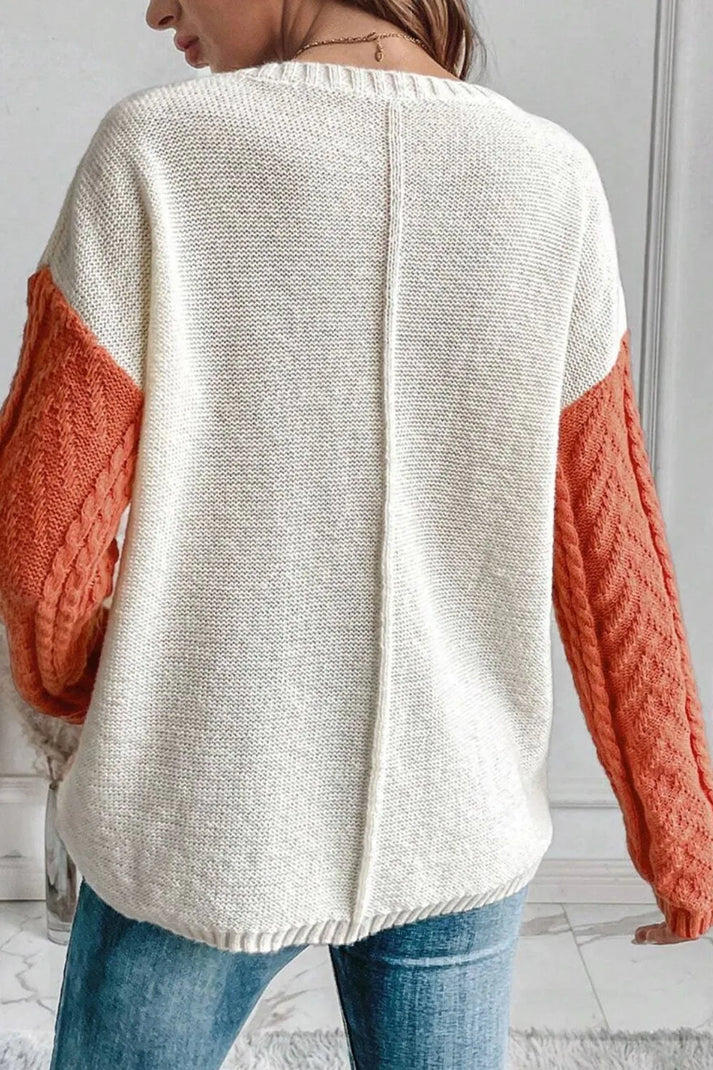 Trendy sweater med rund hals og farveblokke til vinter