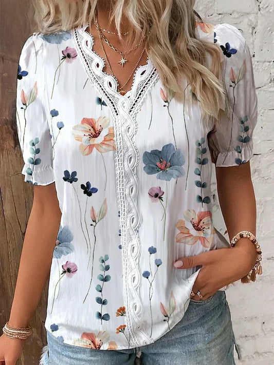 Afslappet bluse med blonde patchwork