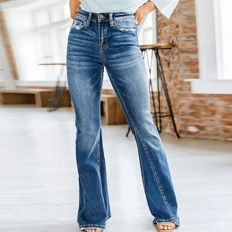 Trendy højtaljede jeans til modebevidste kvinder om vinteren