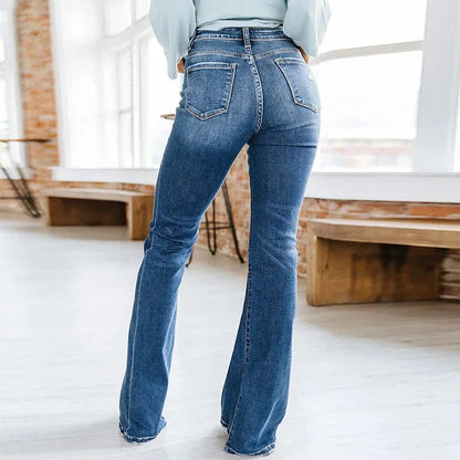 Trendy højtaljede jeans til modebevidste kvinder om vinteren