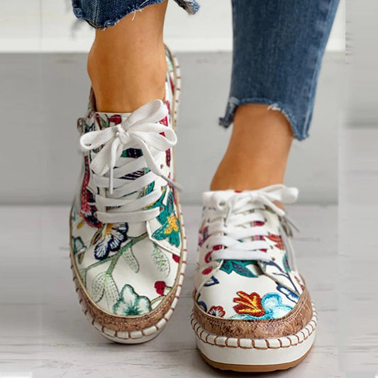 Santorin i flower sneaker trend af sæsonen