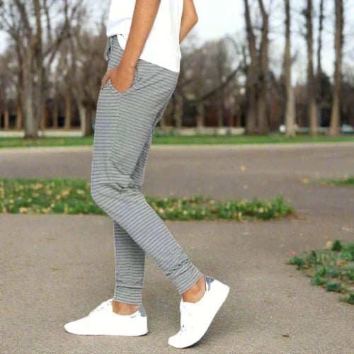 Julia - moderigtige stribede bomuldsbukser